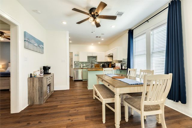 4213 Avenue S, Galveston, TX 77550