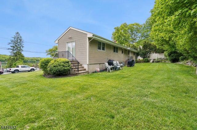 6 Waters Edge, Kinnelon Boro, NJ 07405
