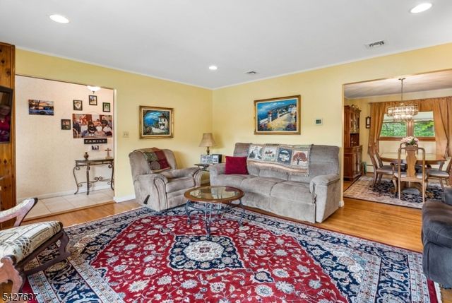 6 Waters Edge, Kinnelon Boro, NJ 07405