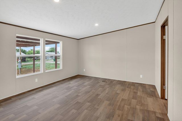 215 Overland Trail, Bridgeport, TX 76426