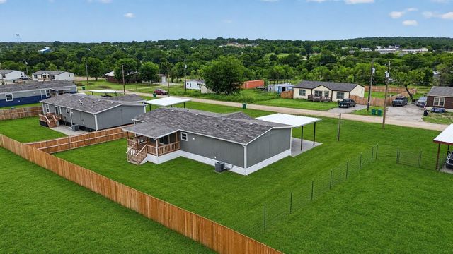 215 Overland Trail, Bridgeport, TX 76426