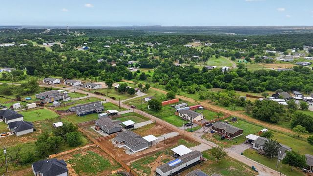215 Overland Trail, Bridgeport, TX 76426