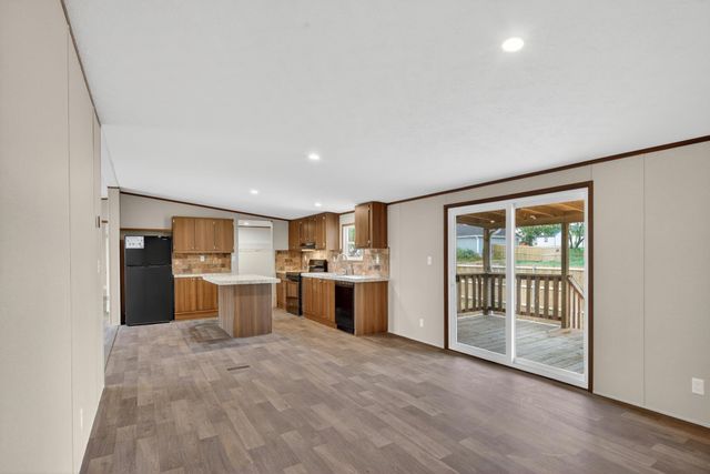 215 Overland Trail, Bridgeport, TX 76426