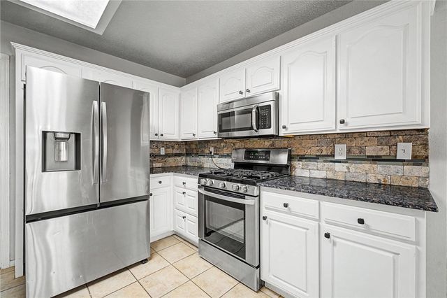 801 Pinoak Street, Centerton, AR 72719