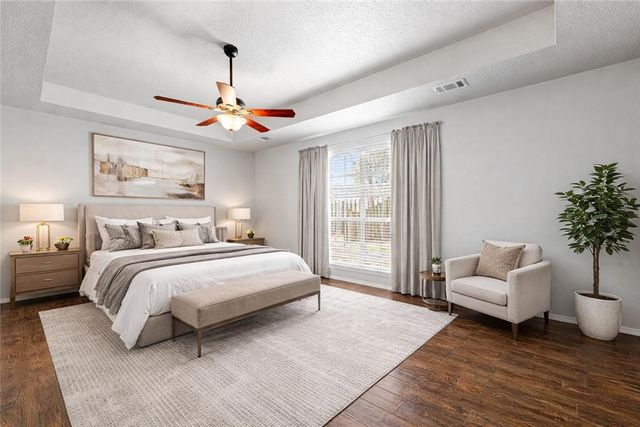 801 Pinoak Street, Centerton, AR 72719