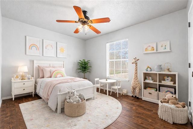 801 Pinoak Street, Centerton, AR 72719