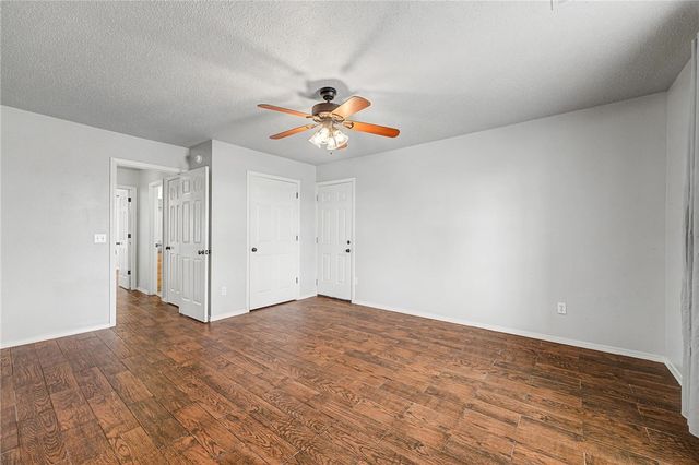 801 Pinoak Street, Centerton, AR 72719