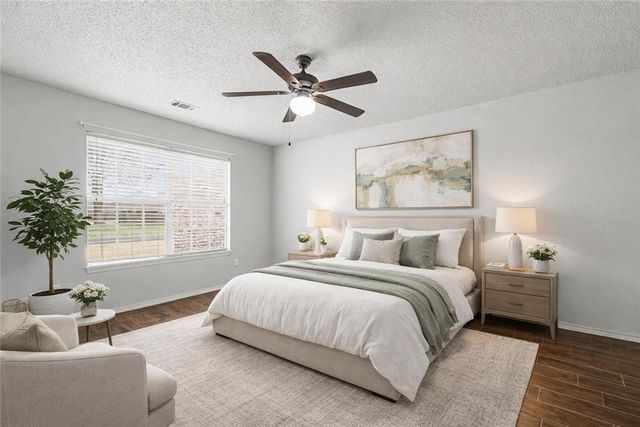 801 Pinoak Street, Centerton, AR 72719