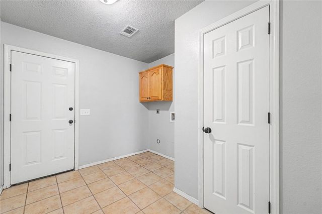 801 Pinoak Street, Centerton, AR 72719