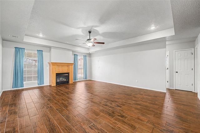 801 Pinoak Street, Centerton, AR 72719