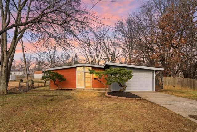 1204 67th Street, Kansas City, MO 64118