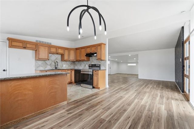 1204 67th Street, Kansas City, MO 64118