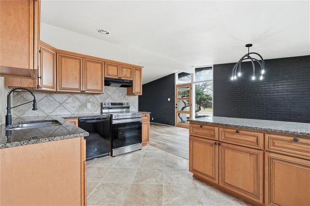 1204 67th Street, Kansas City, MO 64118