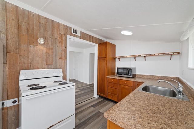 1228 W Canal, Crystal Beach, TX 77650