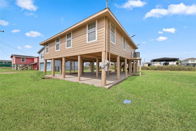 1228 W Canal, Crystal Beach, TX 77650