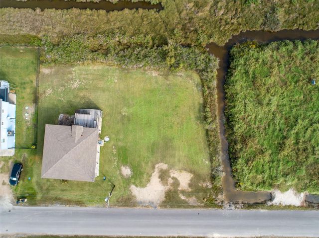 1228 W Canal, Crystal Beach, TX 77650