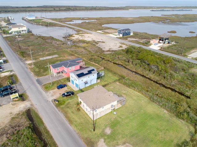 1228 W Canal, Crystal Beach, TX 77650