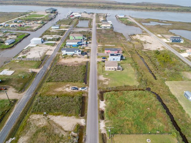 1228 W Canal, Crystal Beach, TX 77650