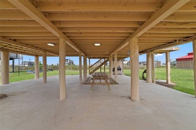 1228 W Canal, Crystal Beach, TX 77650