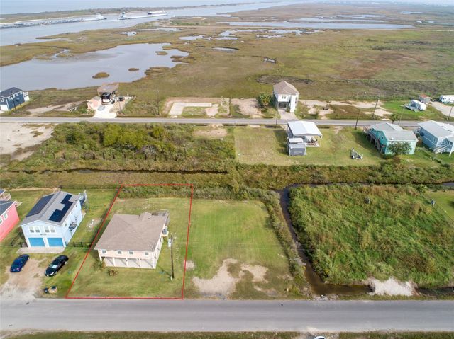 1228 W Canal, Crystal Beach, TX 77650