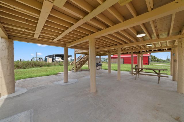 1228 W Canal, Crystal Beach, TX 77650