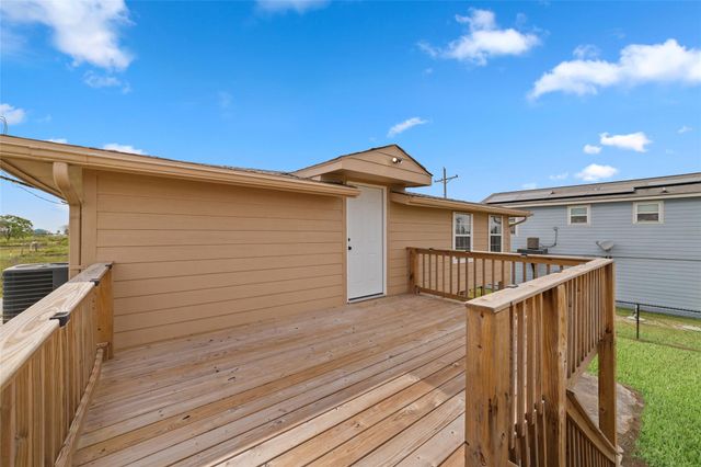 1228 W Canal, Crystal Beach, TX 77650