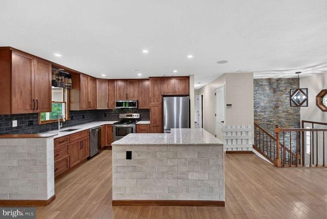 2161 HOLLYBERRY CT, Pottstown, PA 19464