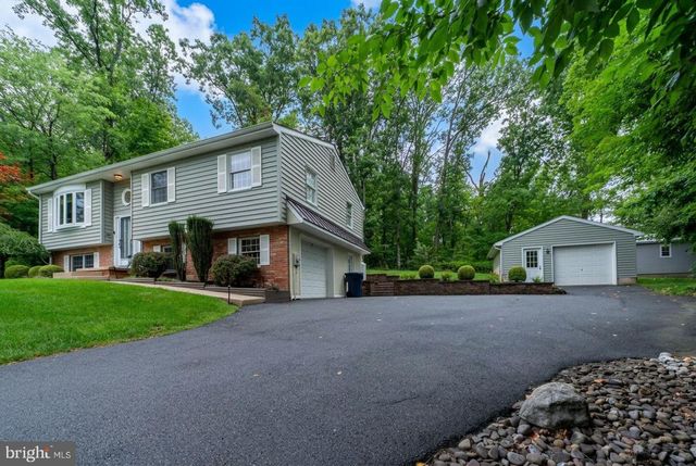2161 HOLLYBERRY CT, Pottstown, PA 19464