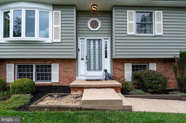 2161 HOLLYBERRY CT, Pottstown, PA 19464