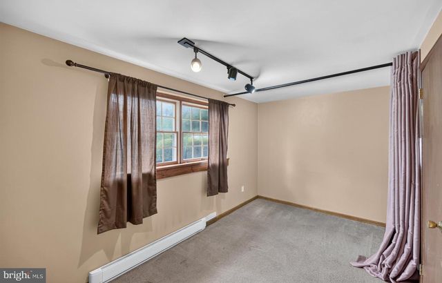2161 HOLLYBERRY CT, Pottstown, PA 19464