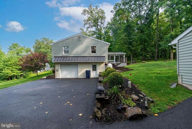 2161 HOLLYBERRY CT, Pottstown, PA 19464
