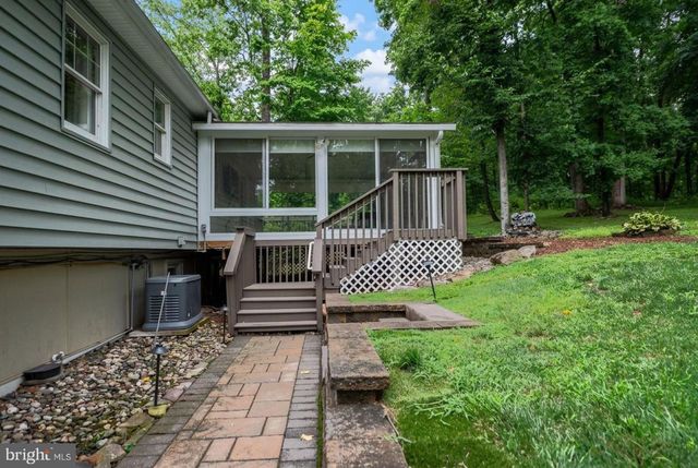 2161 HOLLYBERRY CT, Pottstown, PA 19464