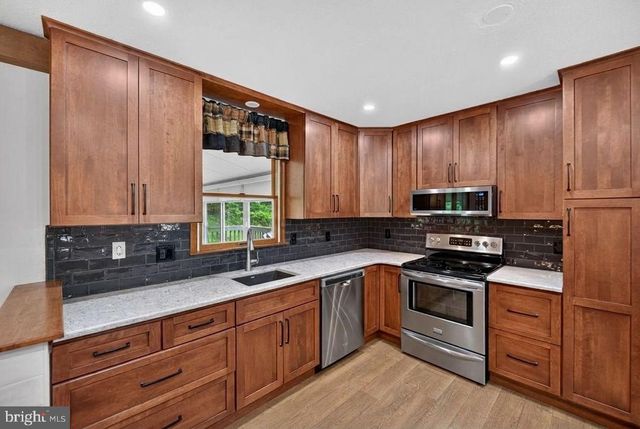 2161 HOLLYBERRY CT, Pottstown, PA 19464