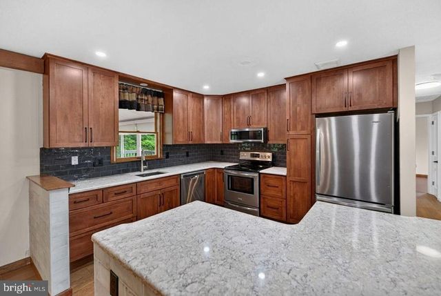 2161 HOLLYBERRY CT, Pottstown, PA 19464