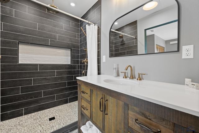 21310 CABIN RD, Lead, SD 57754