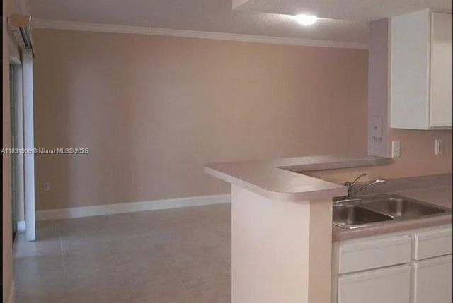 160 SW 117th Ter 6102, Pembroke Pines, FL 33025