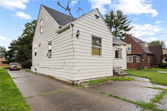 406 Root Road, Lorain, OH 44052
