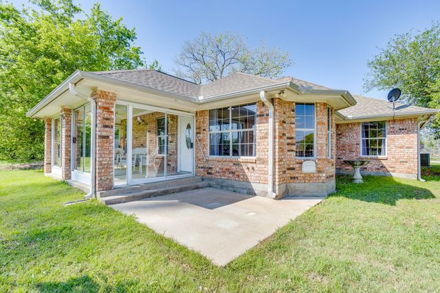 108 S Douglas Street, Covington, TX 76636