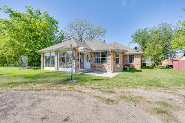 108 S Douglas Street, Covington, TX 76636