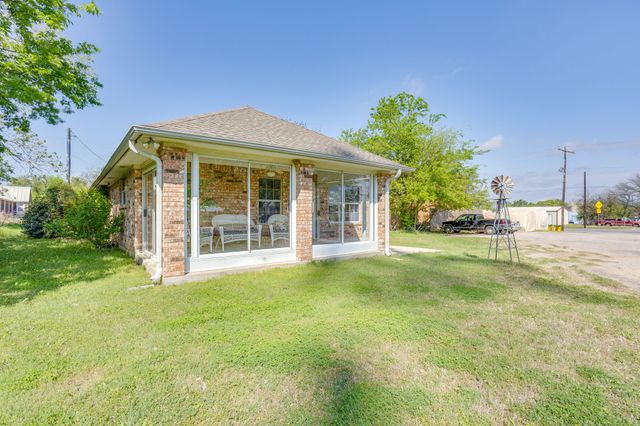 108 S Douglas Street, Covington, TX 76636