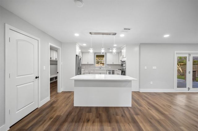 6306 Inway Drive, Spring, TX 77389