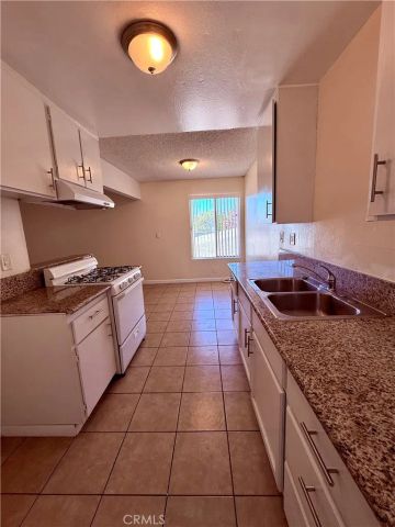 3300 W Orange Avenue 6, Anaheim, CA 92804