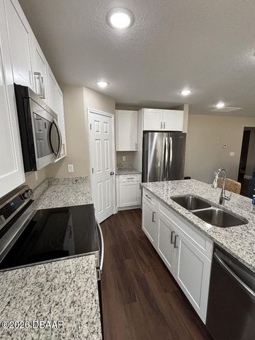 305 Fletcher Avenue, Daytona Beach, FL 32114