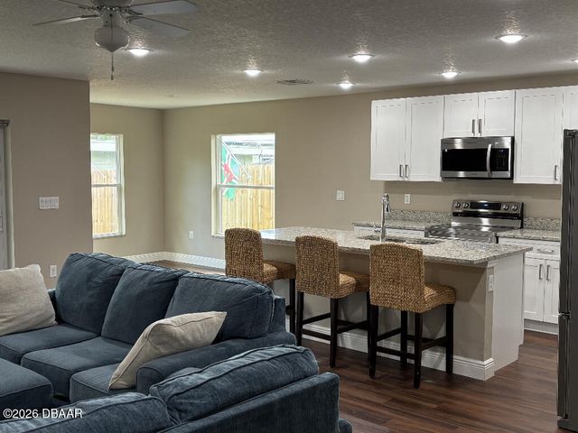 305 Fletcher Avenue, Daytona Beach, FL 32114