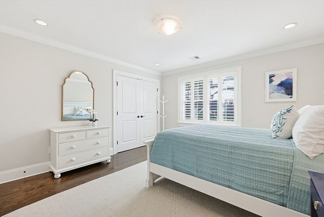 194 Lindbergh Ave, Needham, MA 02494