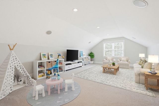 194 Lindbergh Ave, Needham, MA 02494
