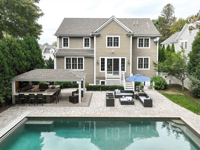 194 Lindbergh Ave, Needham, MA 02494