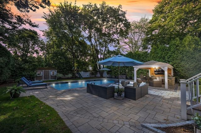 194 Lindbergh Ave, Needham, MA 02494