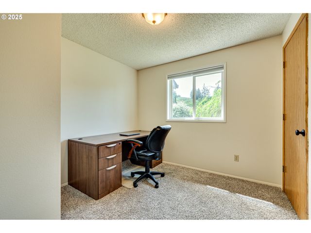 1302 Ne 9TH Way, Battle Ground, WA 98604
