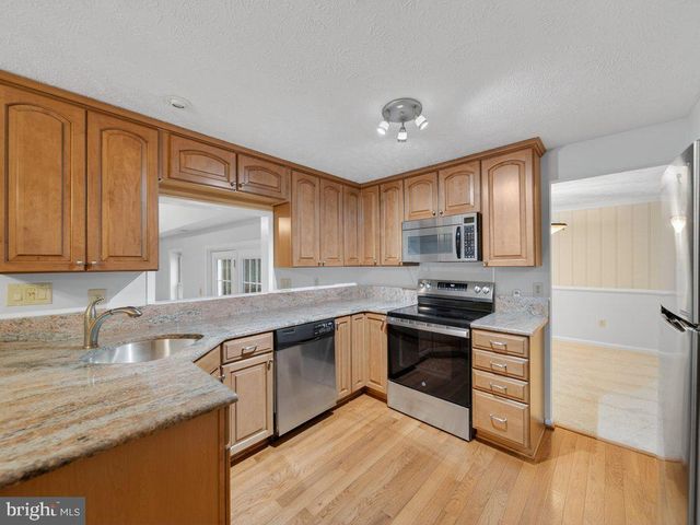 9136 KARLO ST, Manassas, VA 20110